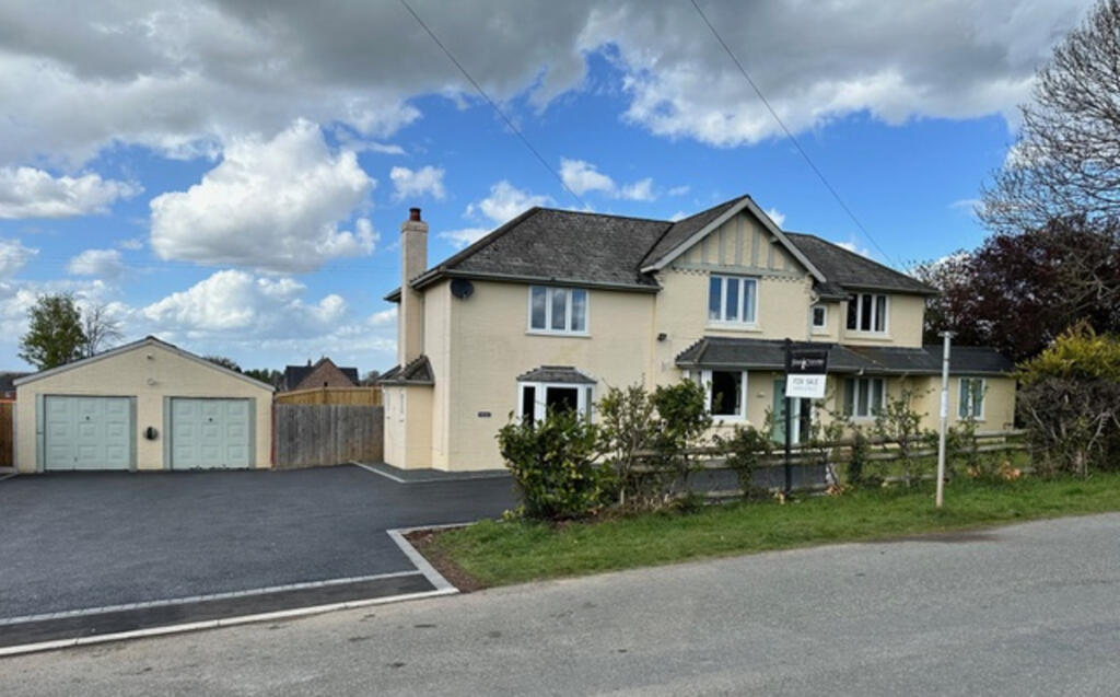 Main image of property: Newland Lane Newland Droitwich, Worcestershire, WR9 7JH