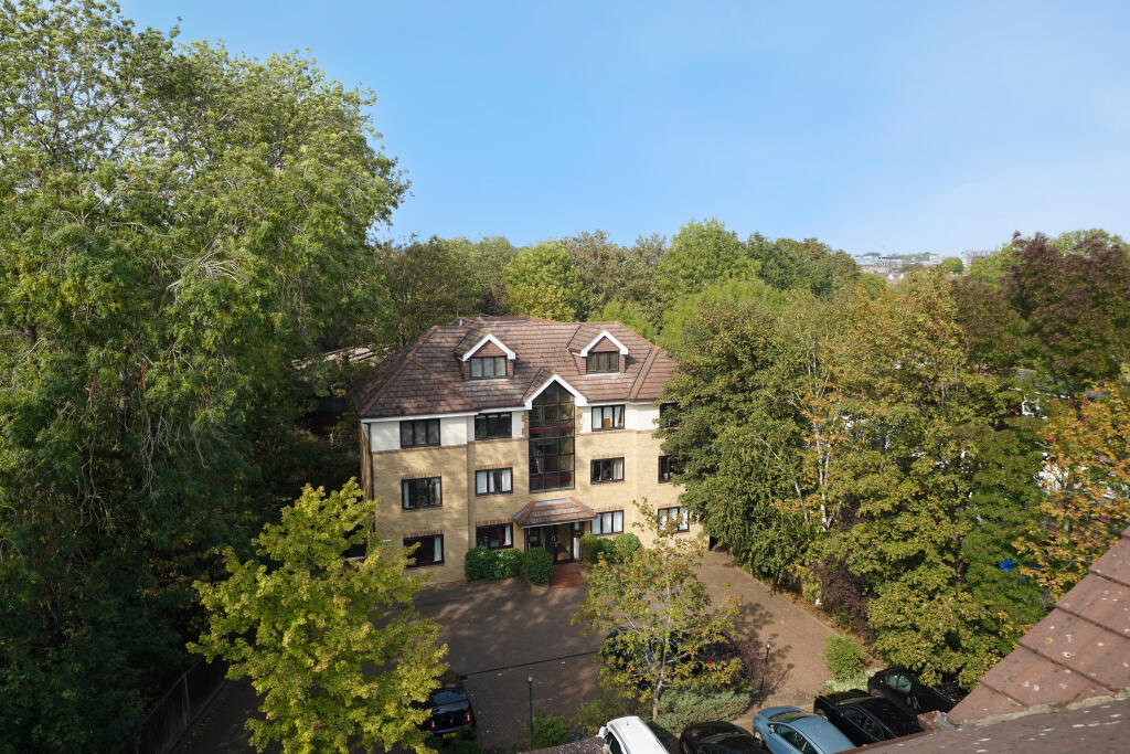 Apartment in London - View 3