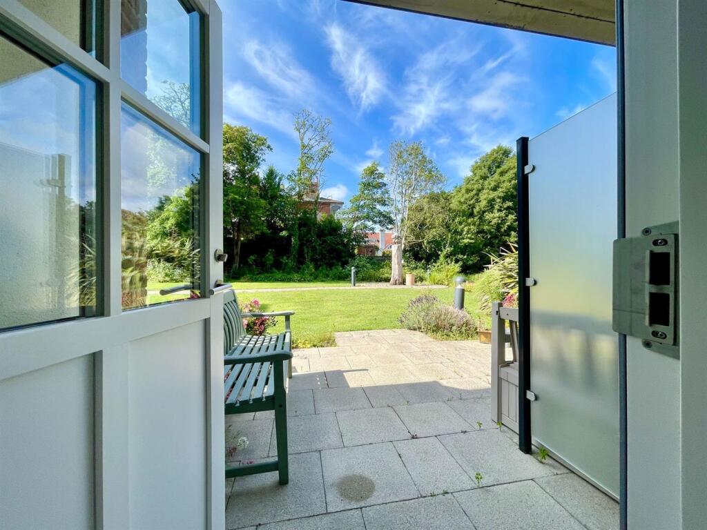 1-bed flat on Church Road, Bembridge, £265,000