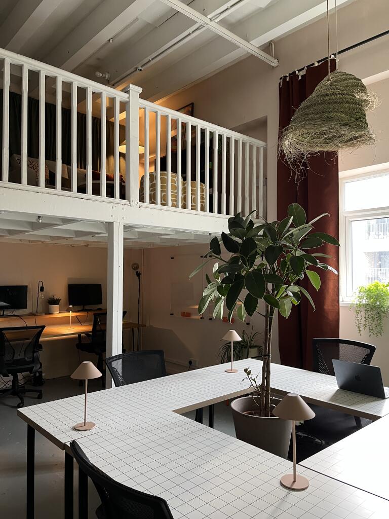 Studio 10