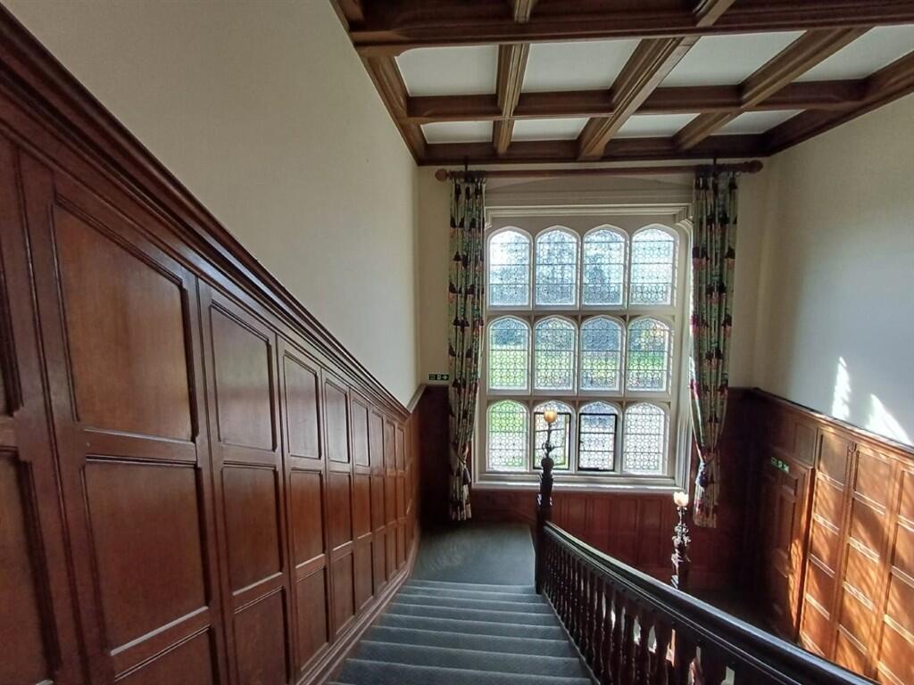 Apartment in Redhill - More