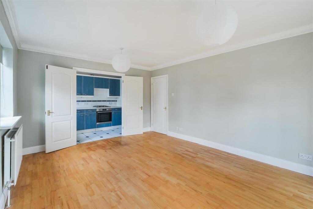 Apartment in Tadworth - View 5