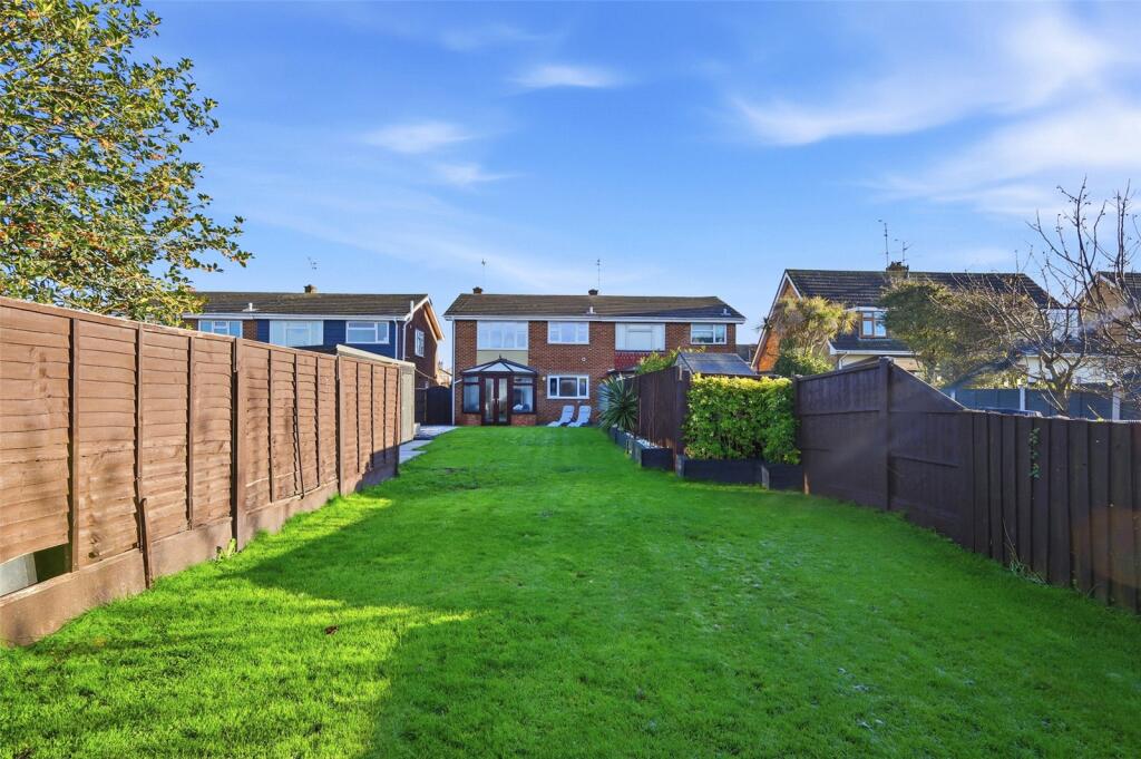 Conway Avenue, Great Wakering, Essex, SS3 photo 2