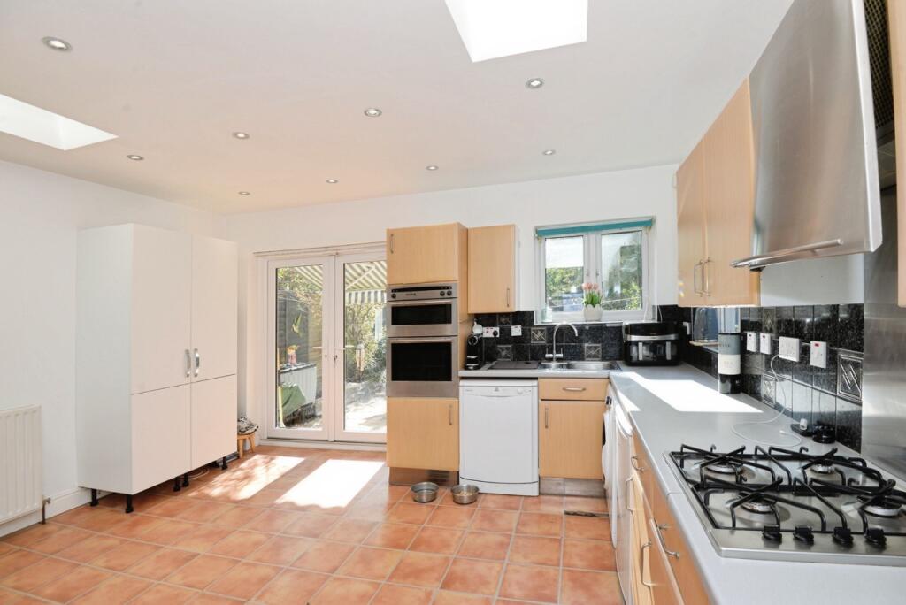 House in Slough - View 4