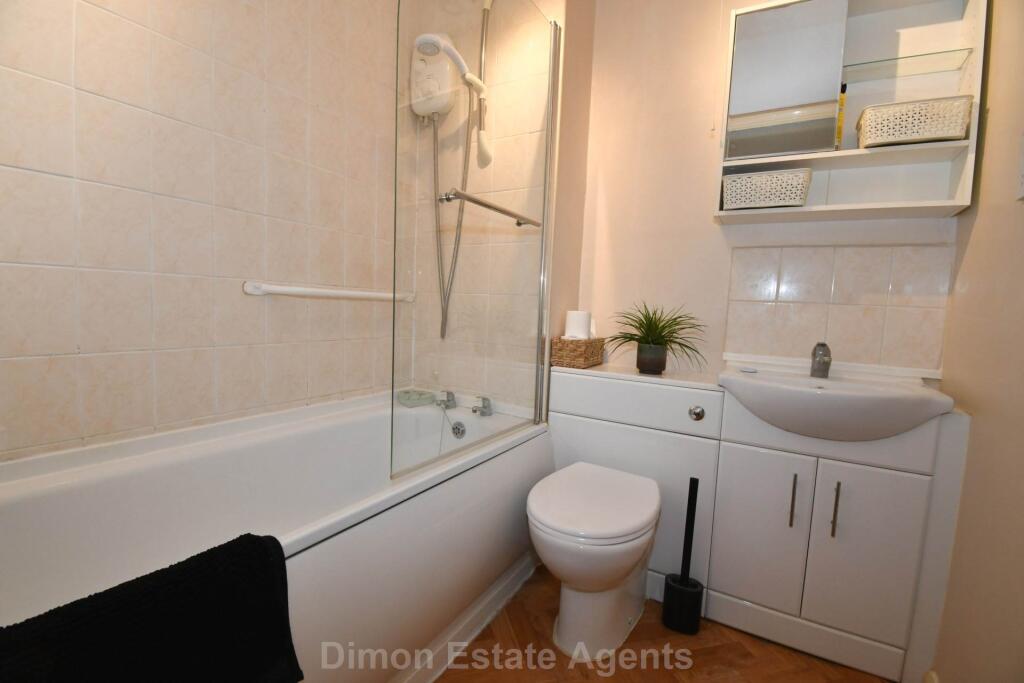 House in Portsmouth - View 4