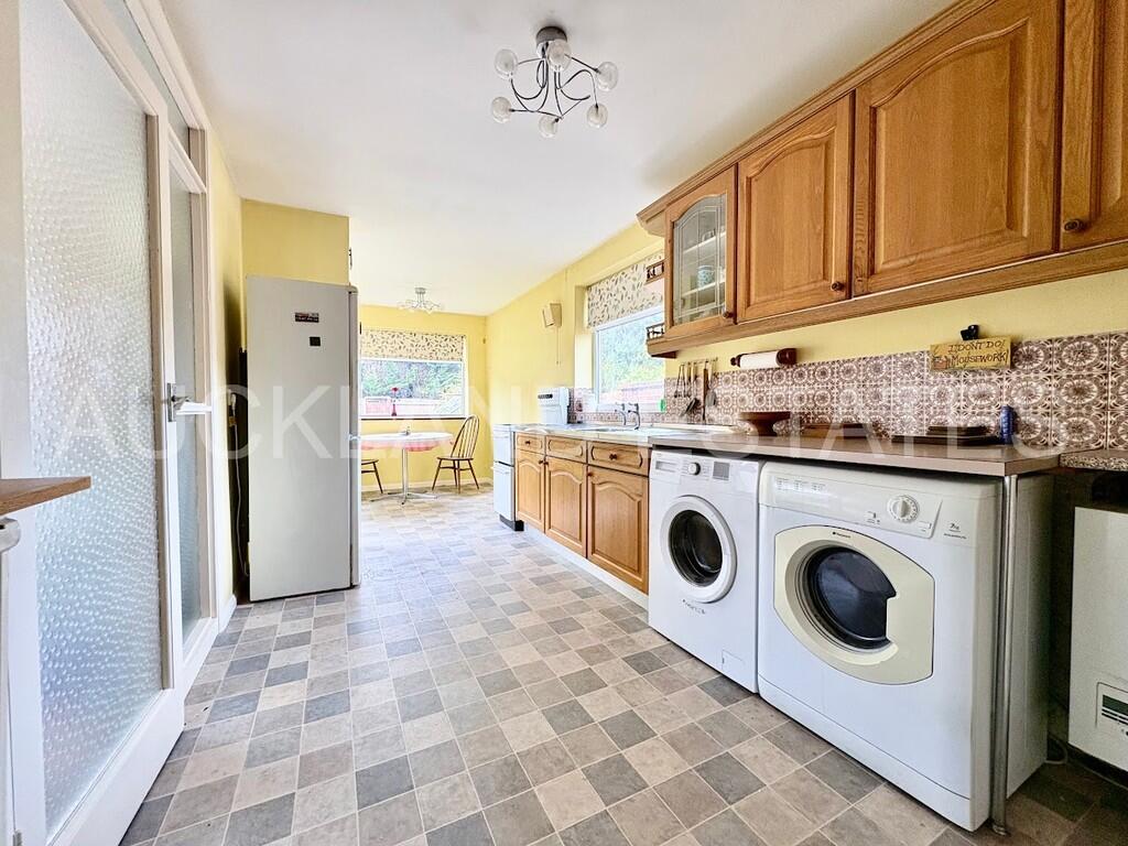 Additional image 4 of Knolles Crescent, Welham Green