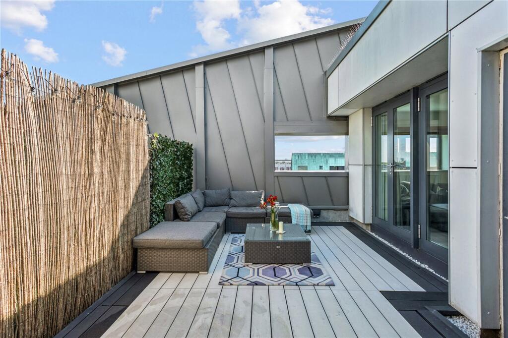 Apartment in London - View 2