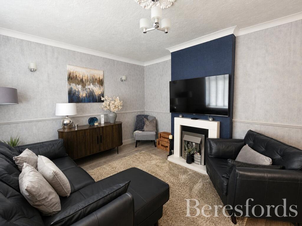 House in London, Harold Hill - View 2