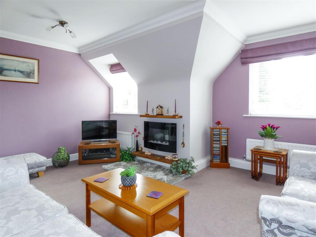 Apartment in Arun, Rustington - View 5