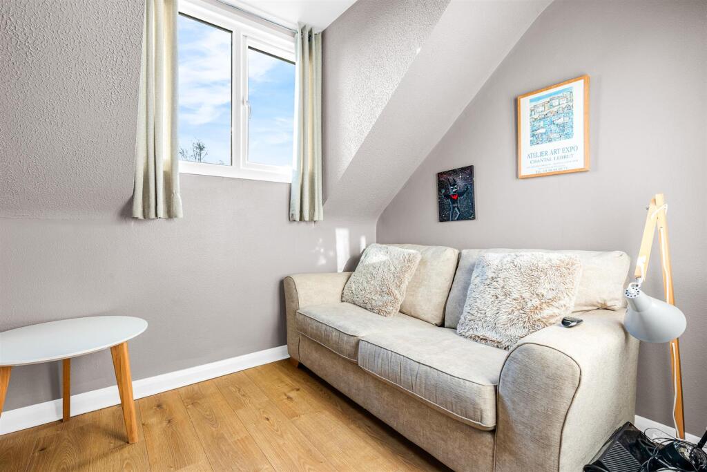 Additional image 16 of Canonsfield Road, Welwyn