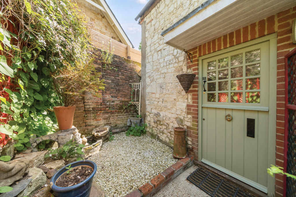 Main image of property: Mead Lane, Farnham, GU9