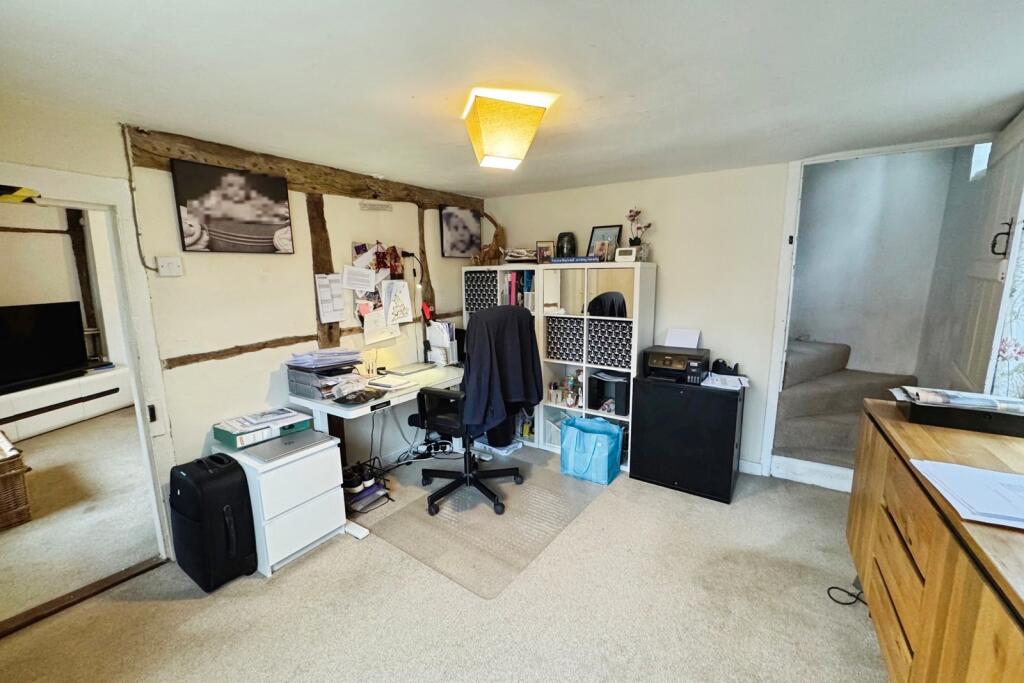 House in Hart, Odiham - More