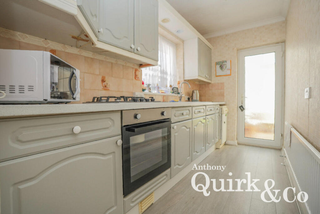 House in Castle Point, Canvey Island - View 5