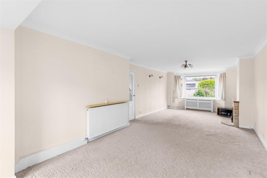 House in Barton Seagrave, North Northamptonshire - More