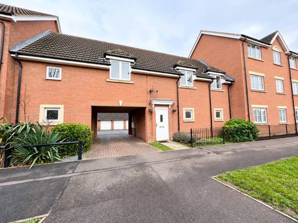 2-bed house on Vale Drive, Hampton Vale, Peterborough, PE7, £170,000
