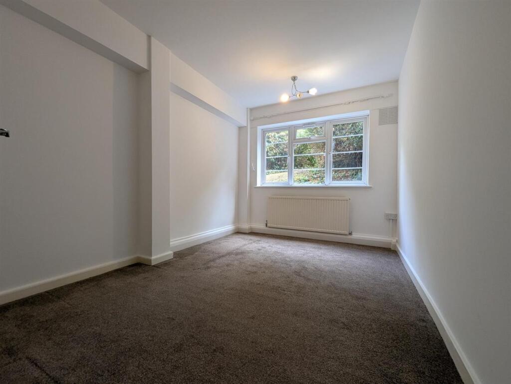 House in London - View 3