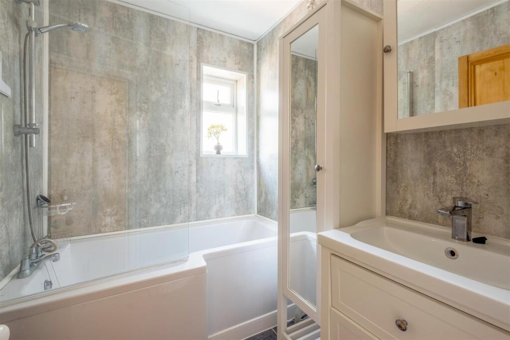 Apartment in Hove, Brighton and Hove - More