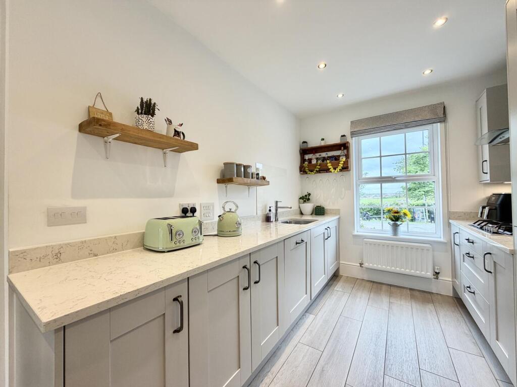Middleham Drive, Garforth, Leeds photo 4