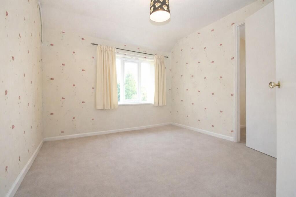 Queensway, Guiseley, Leeds photo 2