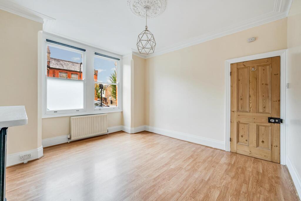 Apartment in London - More