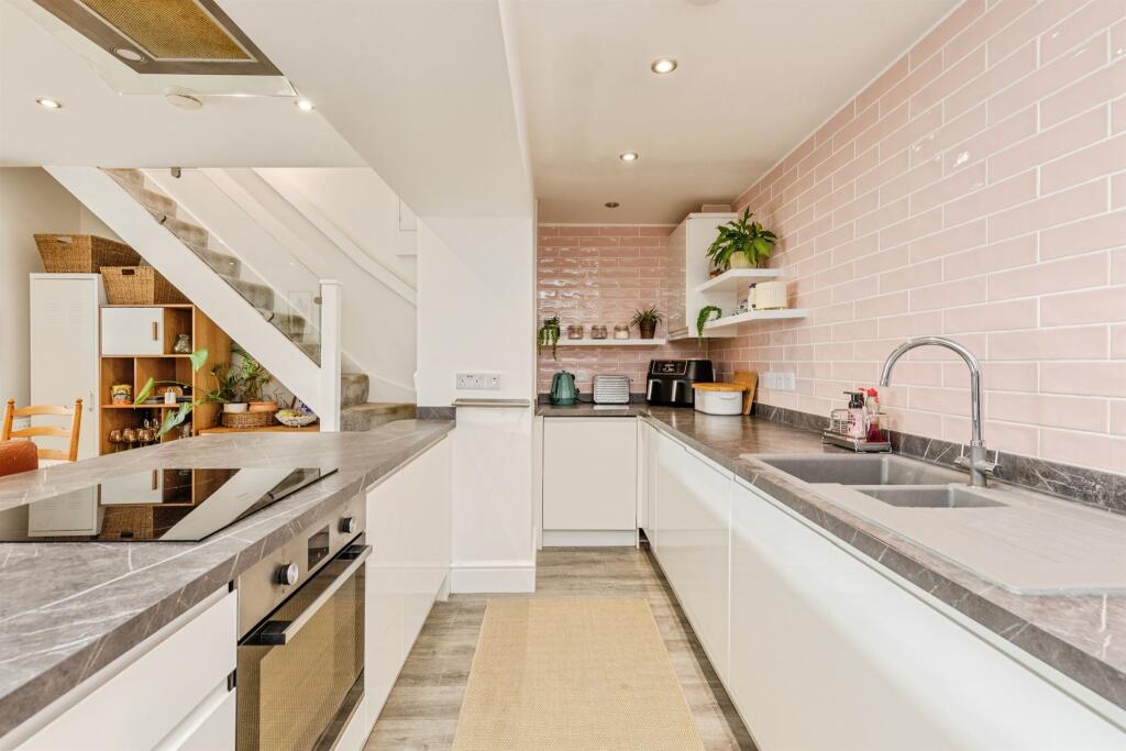 House in Tonbridge - More