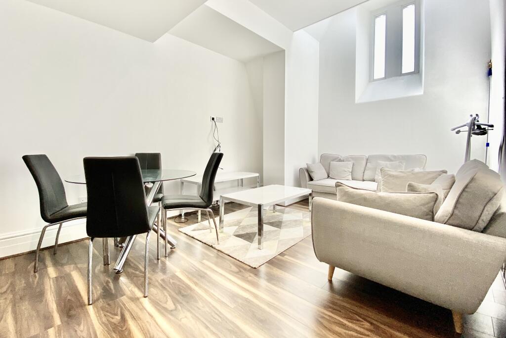 Apartment in Leeds, Little Woodhouse, Woodhouse - View 5