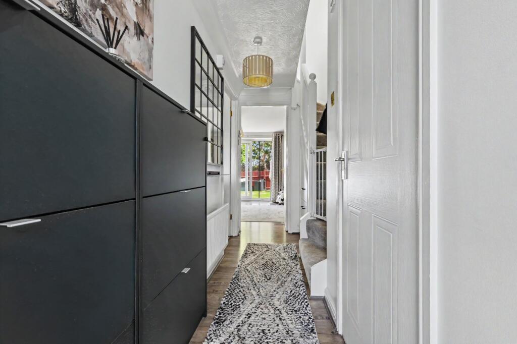 House in Basildon, Essex - More