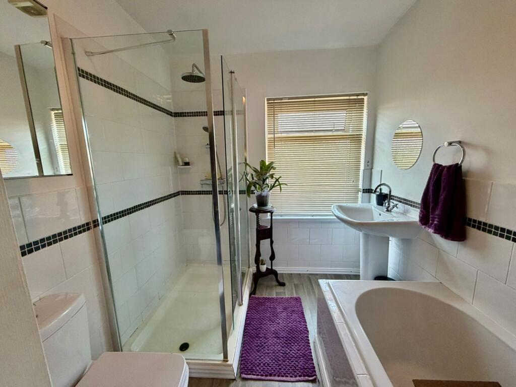 Markham Crescent, Oakdale, NP12 - View 4