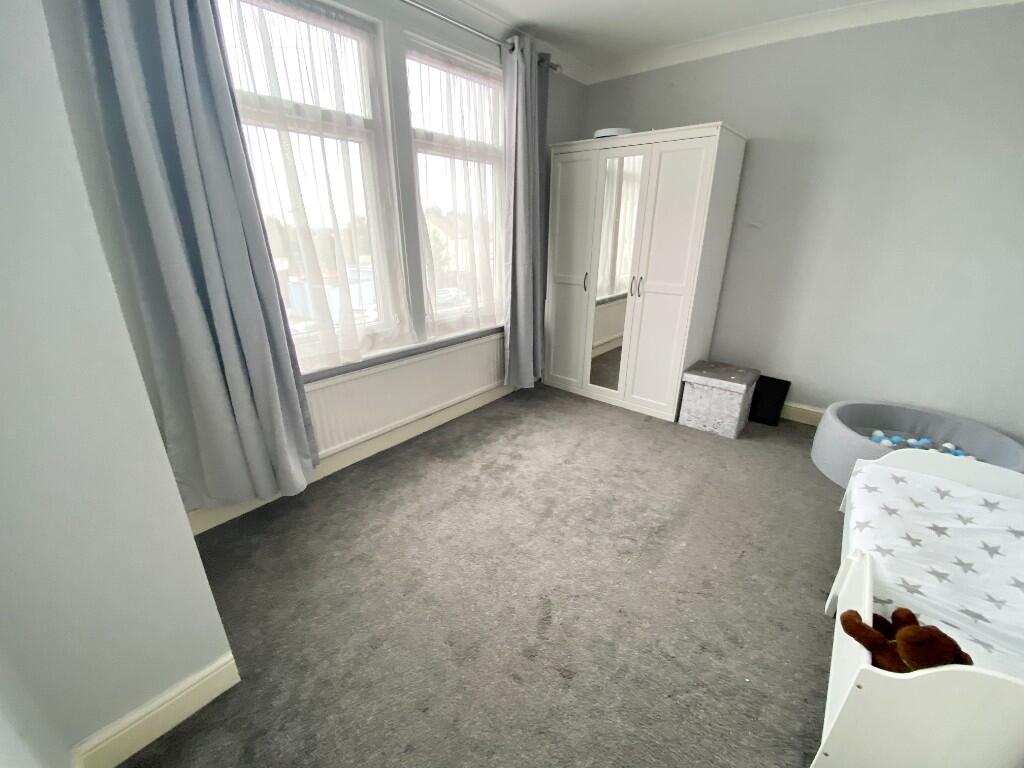 House in Gillingham, Hale - More