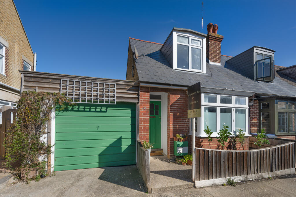 3-bed terraced on Victoria Street, Whitstable, £390,000