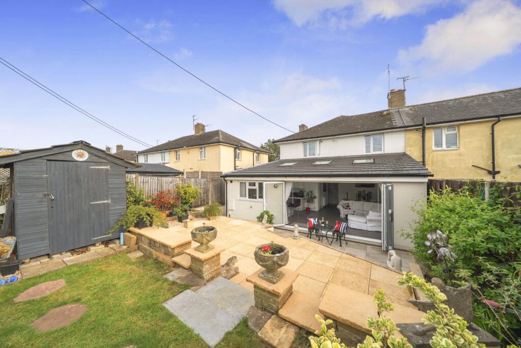 25 Barton Gardens, Sherborne photo 4