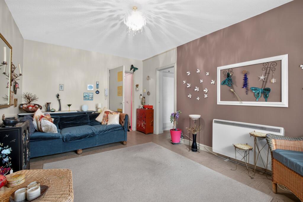 Apartment in Glasgow - View 3
