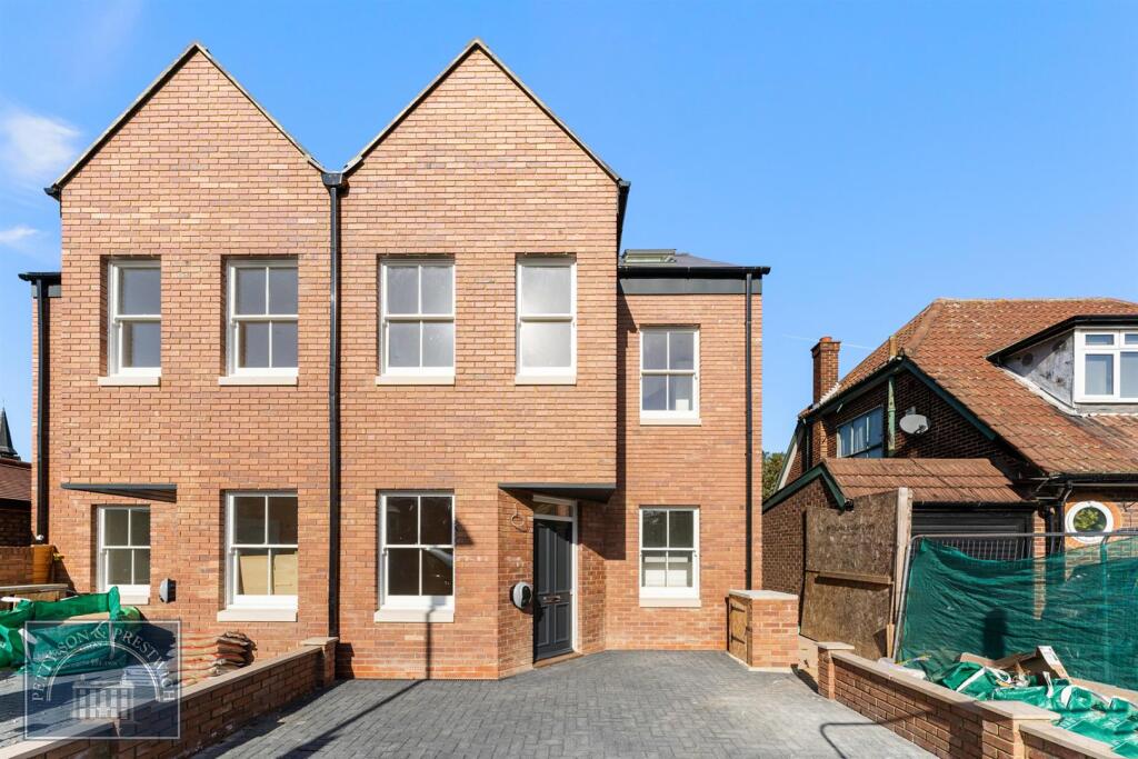 Main image of property: Harpenden Road, Aldersbrook