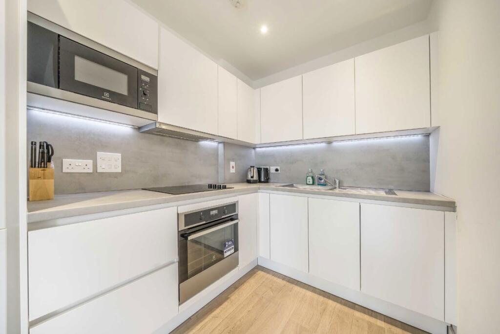 Apartment in Harrow, Greenhill, Wealdstone - View 3