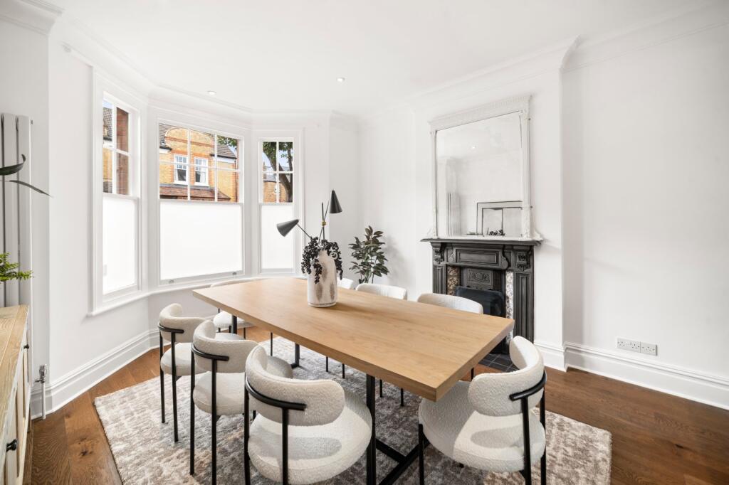 House in London - View 2