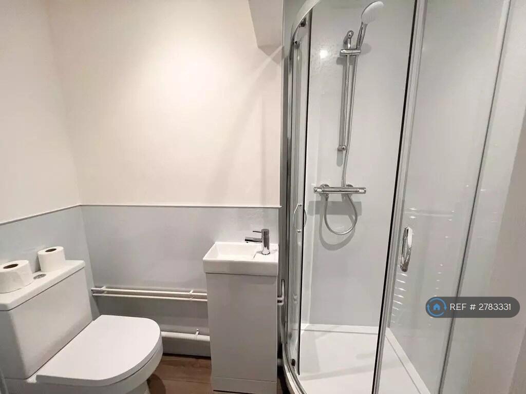 6 bedroom terraced house for rent