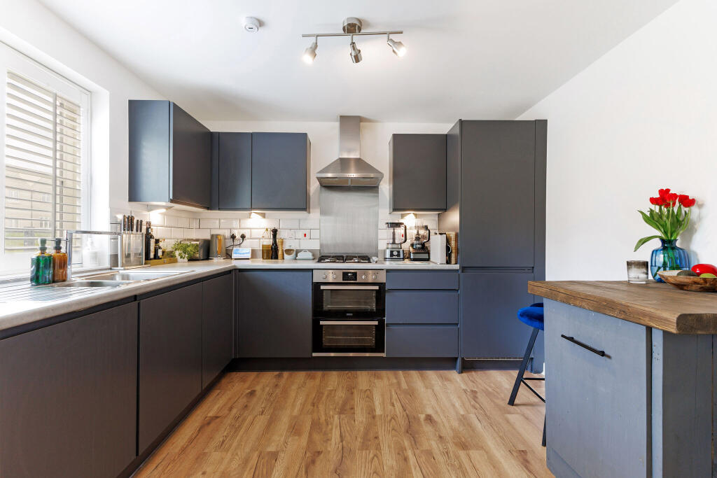 Dearnley Close, Tetbury, GL8 photo 4