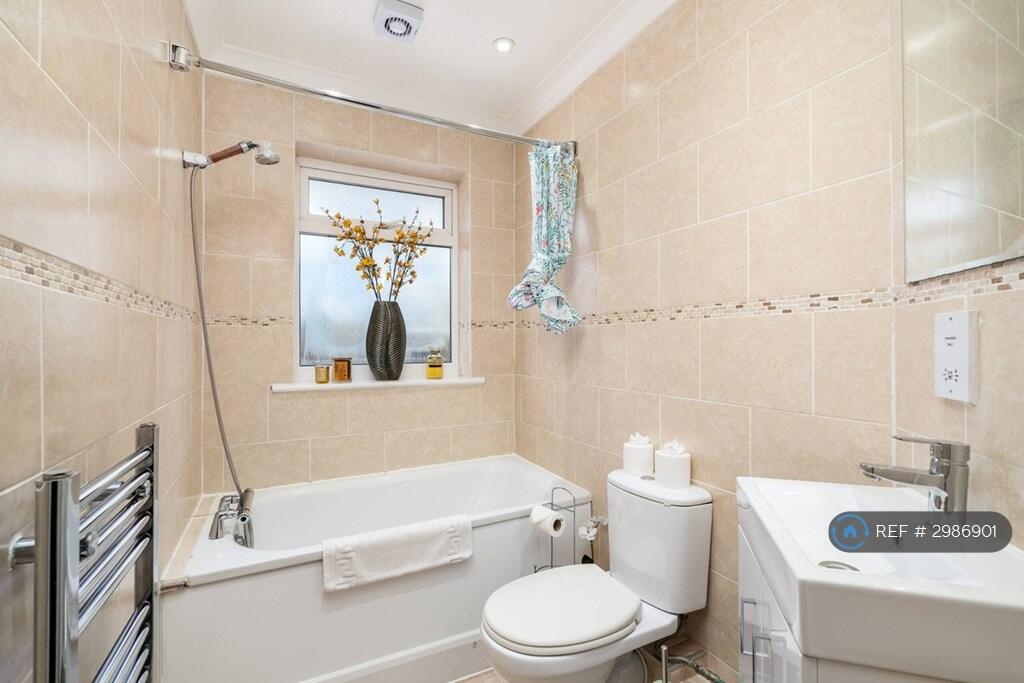 Apartment in Hemel Hempstead - View 5