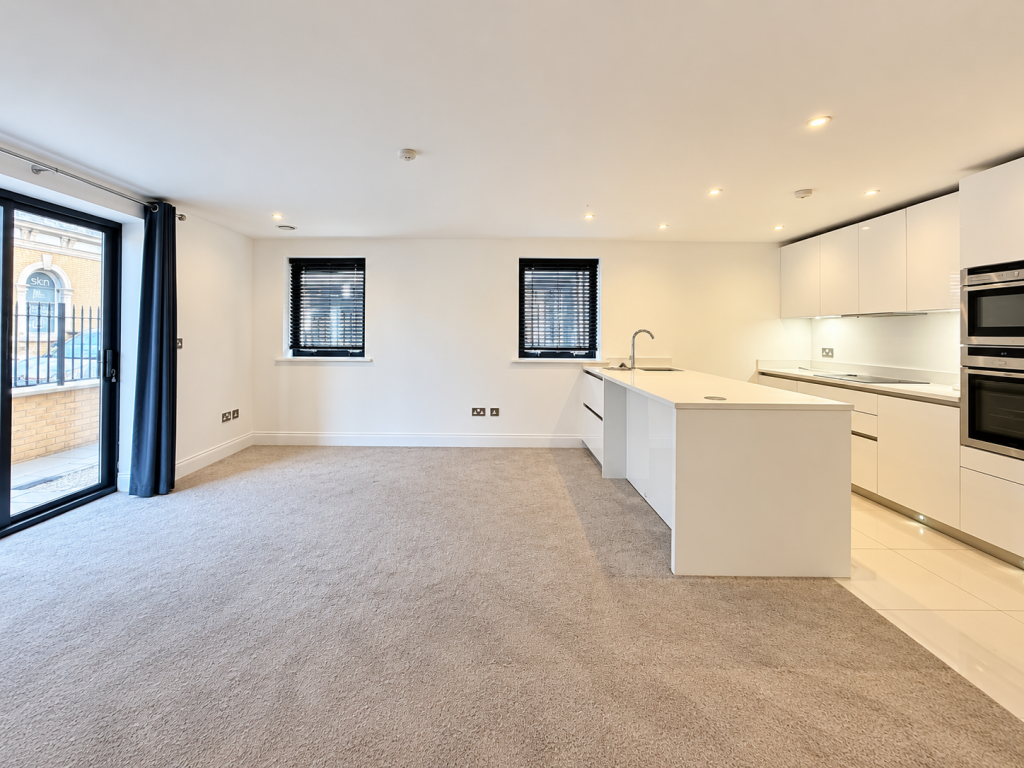 Apartment in Brentwood, Essex - View 2