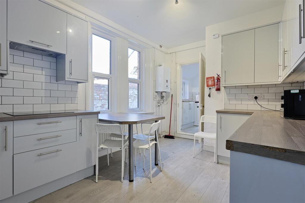 House in Newcastle upon Tyne, Tyne and Wear - More