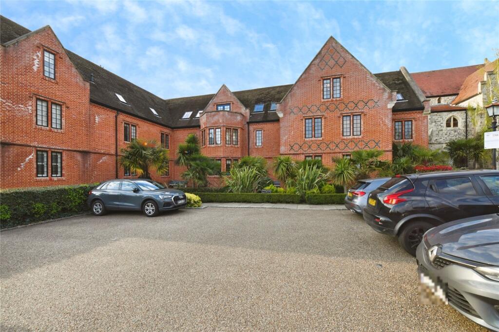 Main image of property: The Galleries, BRENTWOOD, Essex, CM14