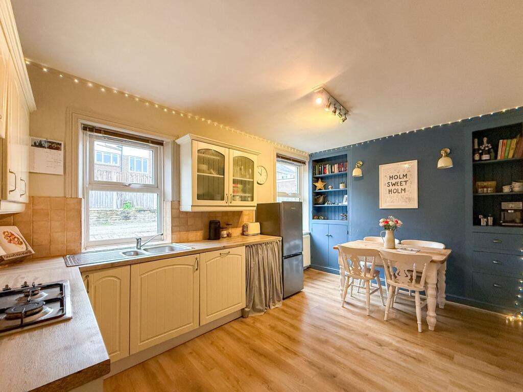 House in Holmfirth, Kirkroyds, Wooldale - More