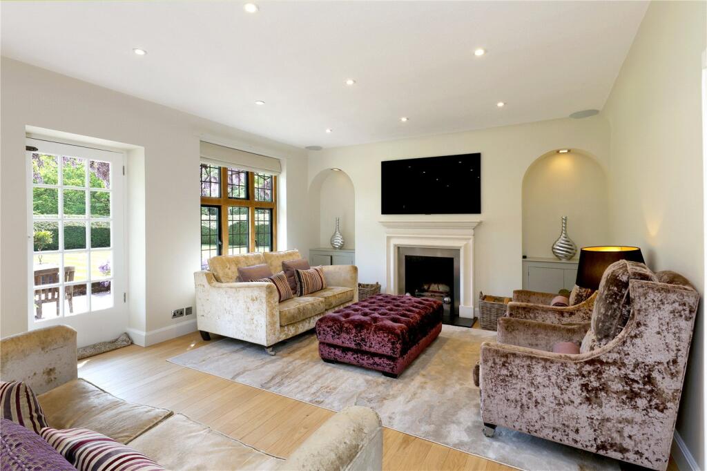 Tilehouse Lane, Denham, Buckinghamshire, UB9 photo 5