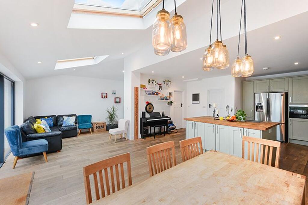 House in London, Berrylands - View 4