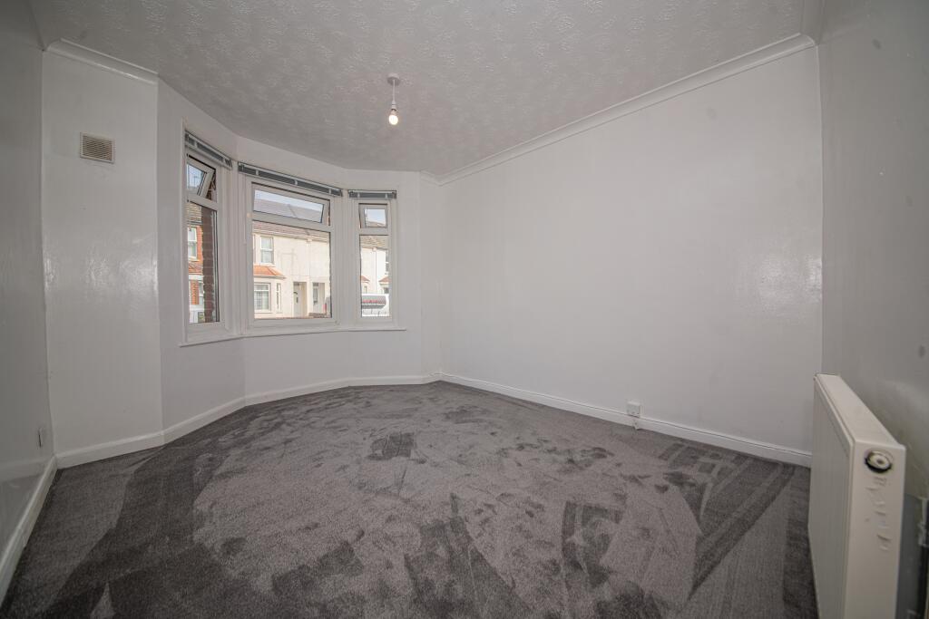 Apartment in Southampton - View 5