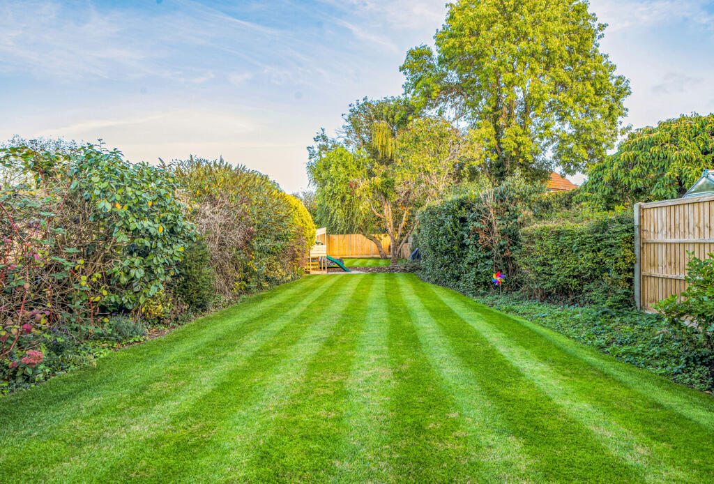 House in Bristol, Goosegreen, Frampton Cotterell - More