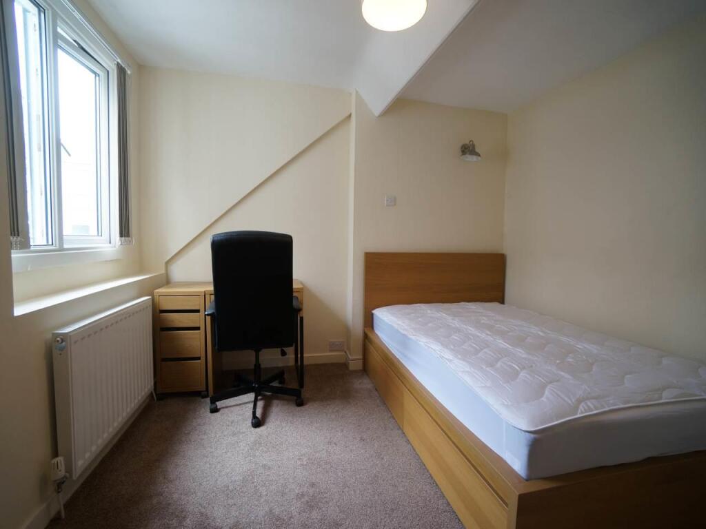 Apartment in Bangor, Gwynedd - View 5