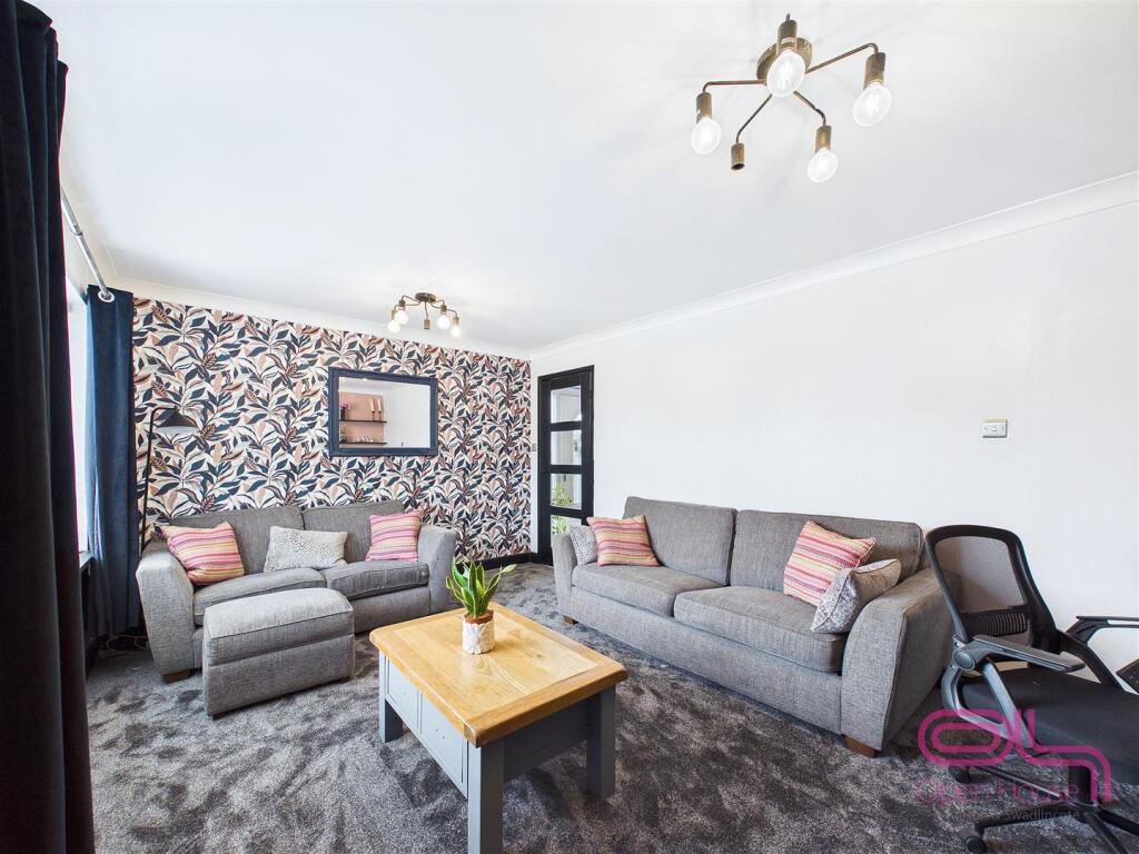 House in Swadlincote, Lower Midway, Midway - More