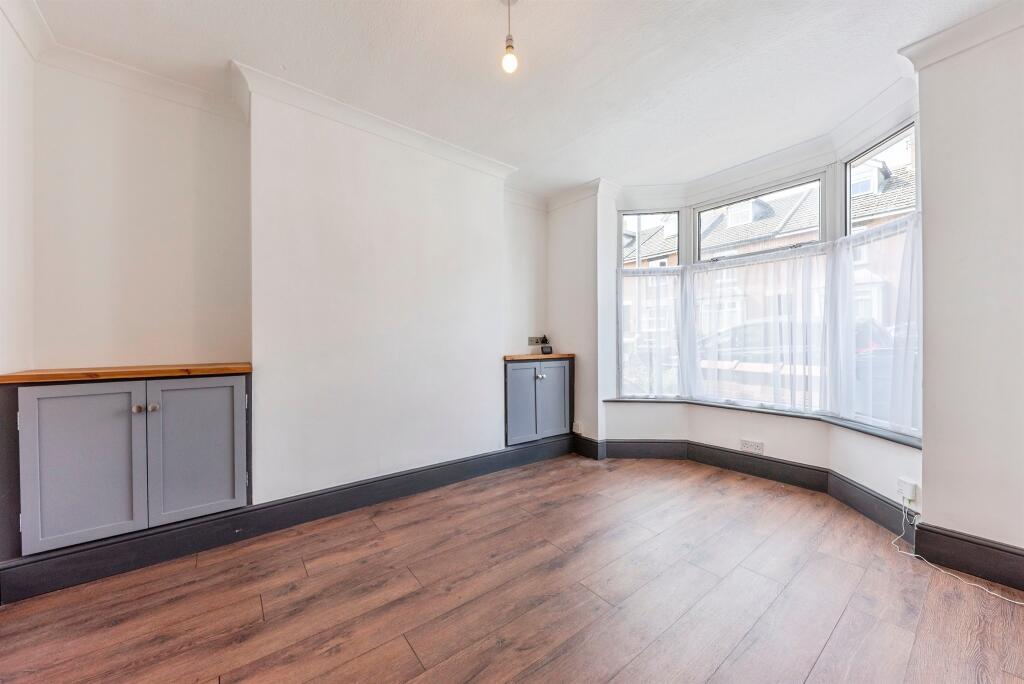 House in South Kesteven, Grantham - View 2