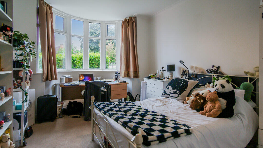 4 bedroom semi-detached house for rent